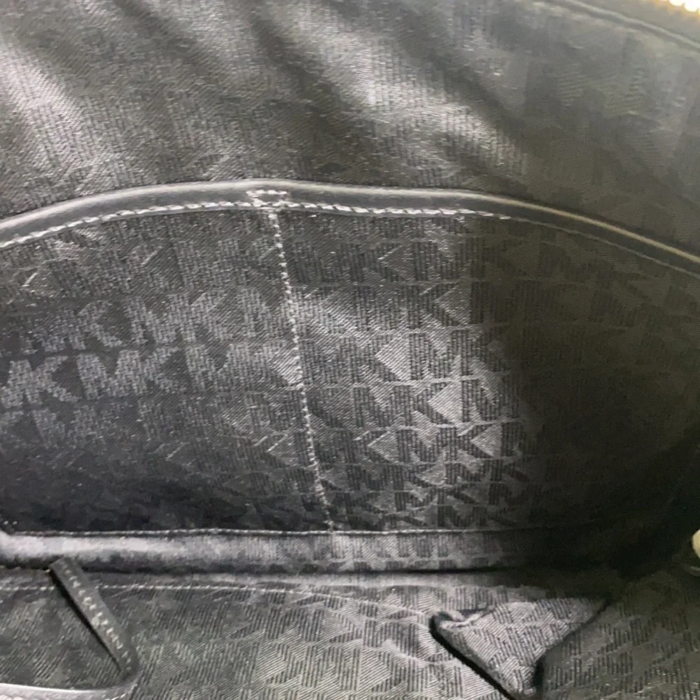 Michael Kors - Black Pebbled Leather Medium Bag